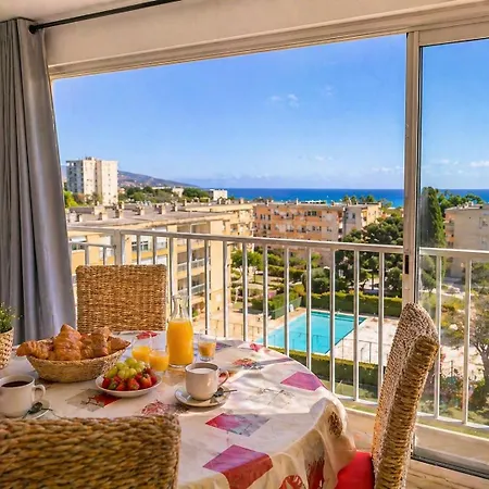 Les Cyclades, Vue & Detente Avec Piscine Et Tennis Сasa de vacaciones *