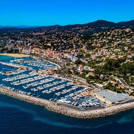 Les Cyclades, Vue & Detente Avec Piscine Et Tennis Hébergement de vacances