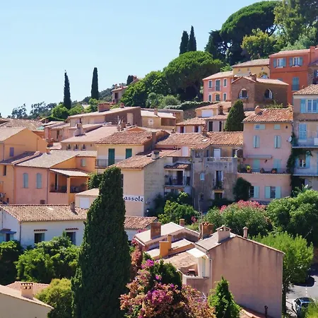 Les Cyclades, Vue & Detente Avec Piscine Et Tennis Le Lavandou